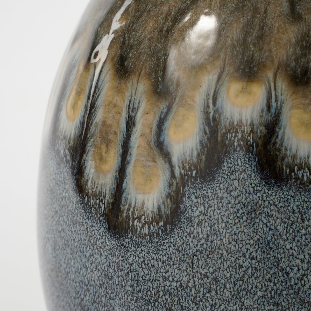 Helma Vaas – limited edition keramiek in blauw met druipeffect