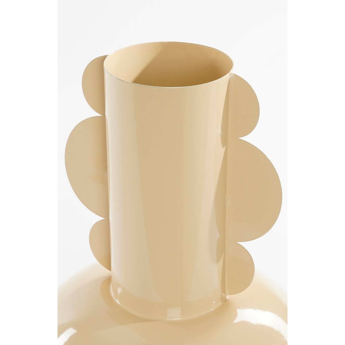 Desert Calm Boyd Vase – satijnbeige metaal & minimal luxe