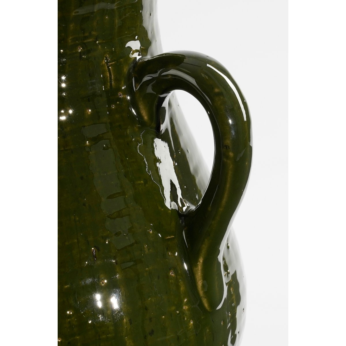 Moss Echo Elena Vase – keramiek in zacht dennegroen