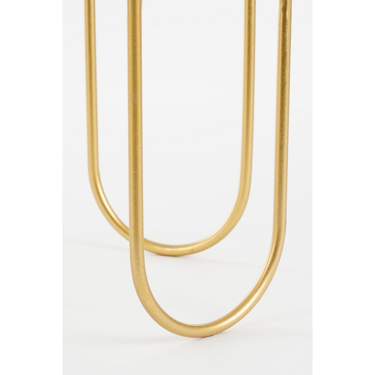 Sunlit Donau Duo – citroengele metalen planters op gouden standaards