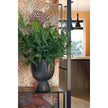 Graphite Poise James Planter – metalen voetstuk in soepel grijs