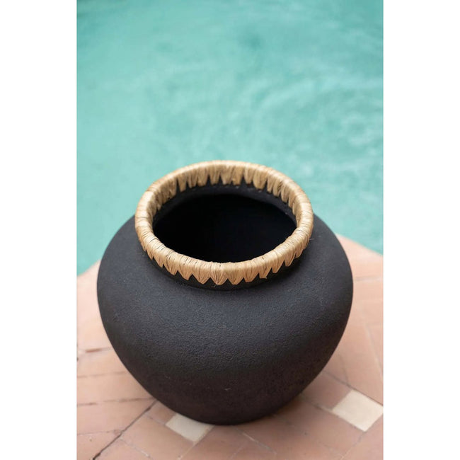 Styly Vazen – terracotta charme met raffia-accent Maat: M