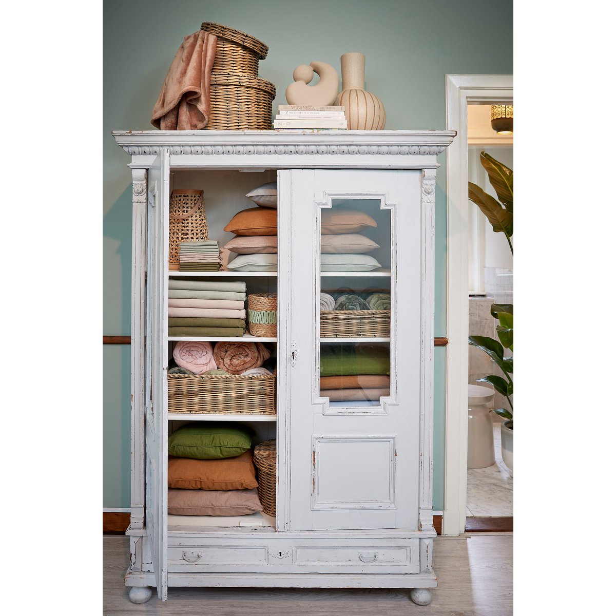 Canvas Lines Holm Vase – keramiek met kalme contouren